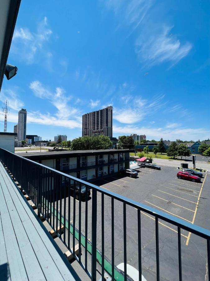 Fairway Inn By The Falls Niagara Falls Exteriör bild