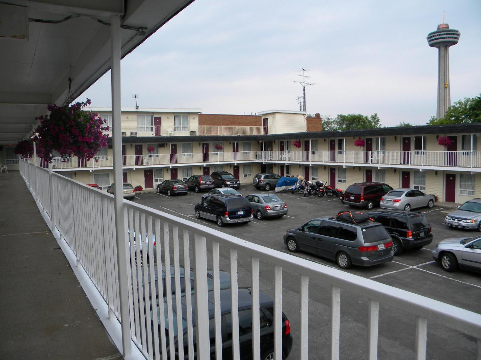 Fairway Inn By The Falls Niagara Falls Exteriör bild