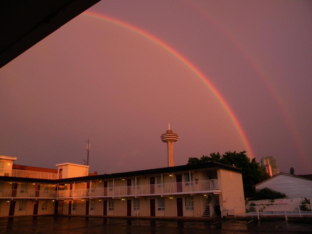 Fairway Inn By The Falls Niagara Falls Exteriör bild