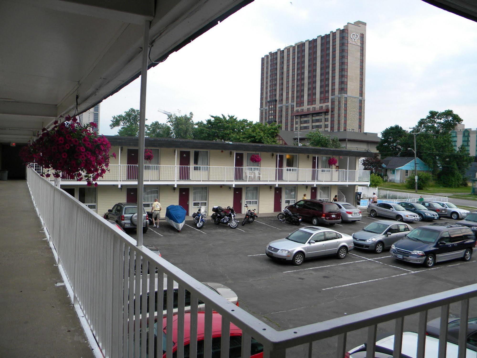 Fairway Inn By The Falls Niagara Falls Exteriör bild